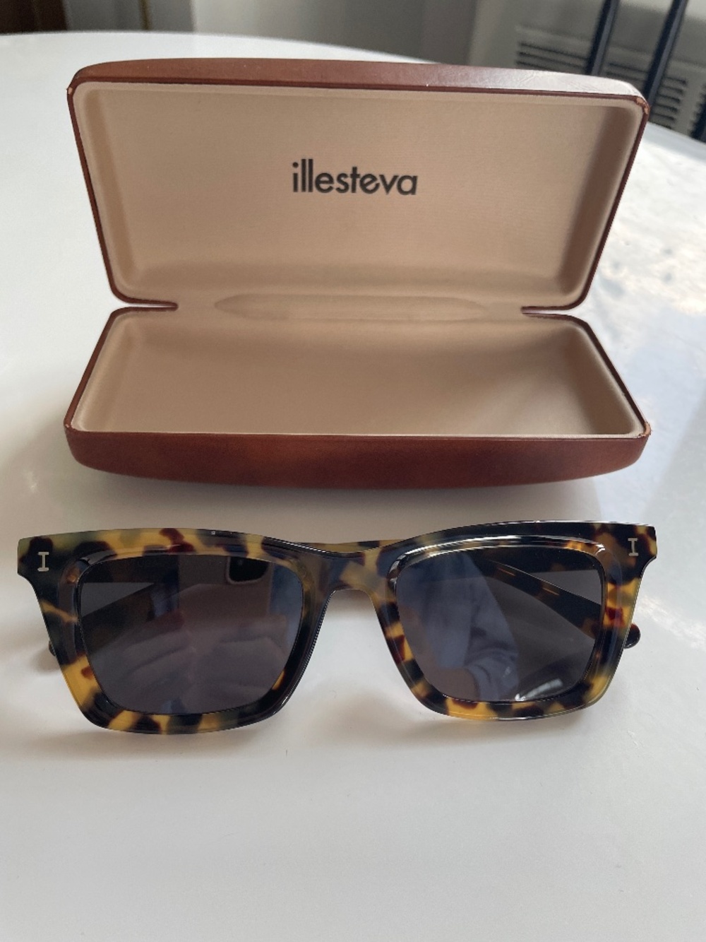 illesteva Portugal sunglasses